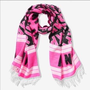 BNWT Victoria’s Secret Pink Blanket Scarf
